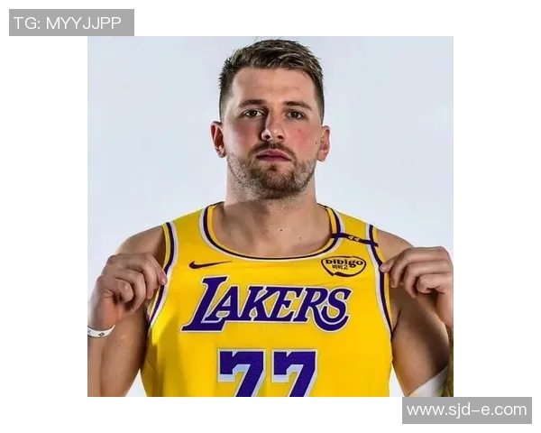 新赛季开始，爵士队士气高涨，迎战湖人队展现实力